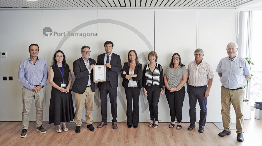 La sede institucional de Port Tarragona ha acogido el acto de entrega de renovación de la certificación