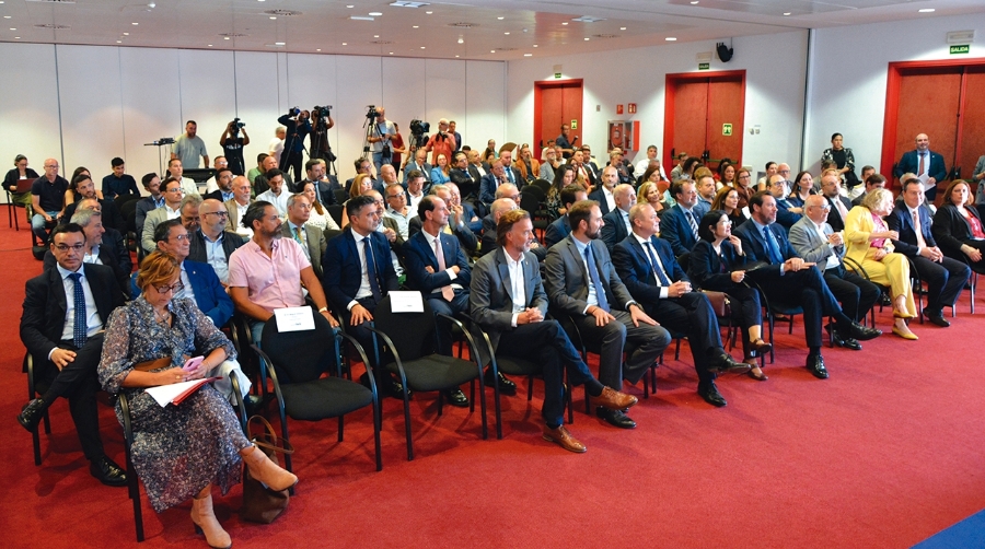 Vista parcial del auditorio y el público asistente. Foto J.C.P.