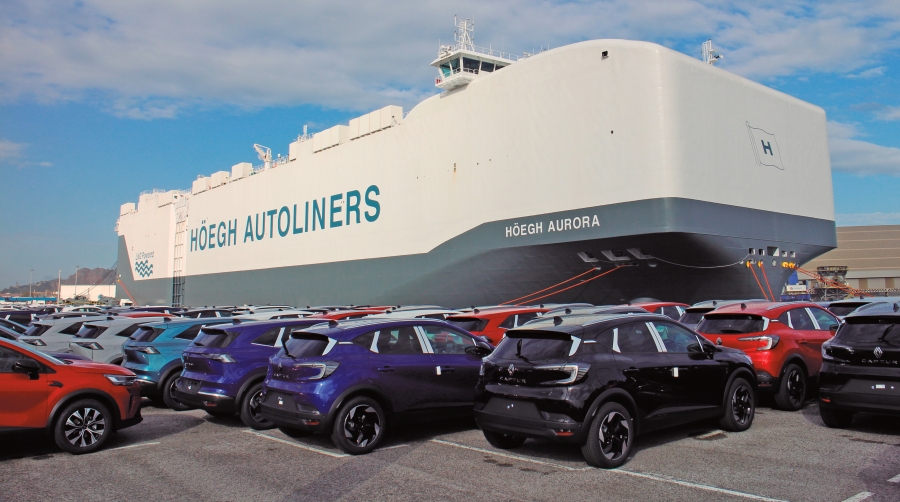 El Puerto de Santander recibió el 30 de octubre la primera escala del “Höegh Aurora”, el mayor y más ecológico PCTC del mundo y primero de los doce buques de la clase Aurora de Höegh Autoliners que está previsto que estén construidos y entregados para 2028. Foto J.P.