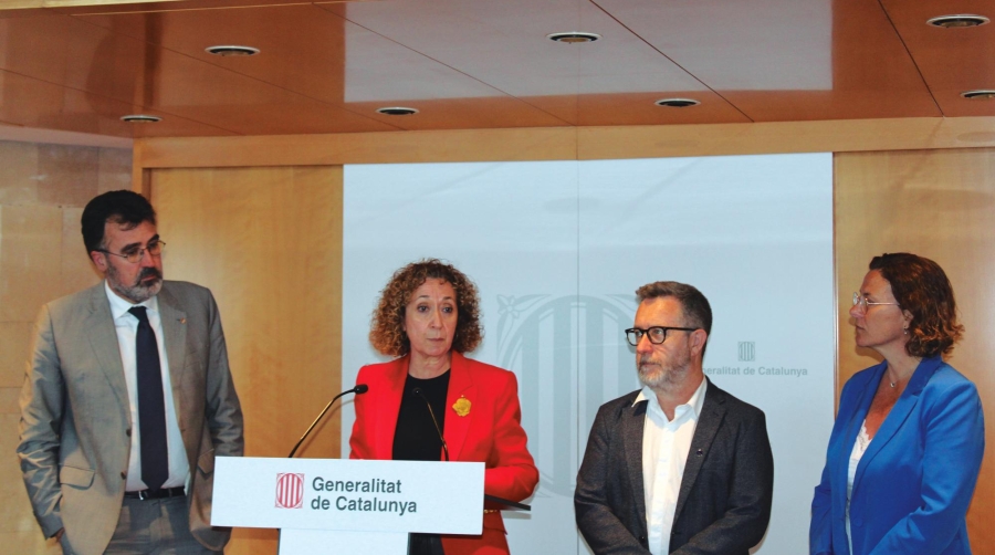 Lluís Salvadó, presidente del Port de Barcelona; Ester Capella, consellera de Territori; Saül Garreta, presidente del Port Tarragona; y Annabel Moreno, directora general de Ports de la Generalitat. Foto M.V.