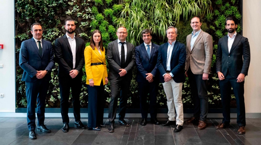 Repsol, Ørsted y la Autoridad Portuaria de A Coruña colaborarán para facilitar el desarrollo, construcción, operación y mantenimiento de futuros proyectos de eólica marina flotante.
