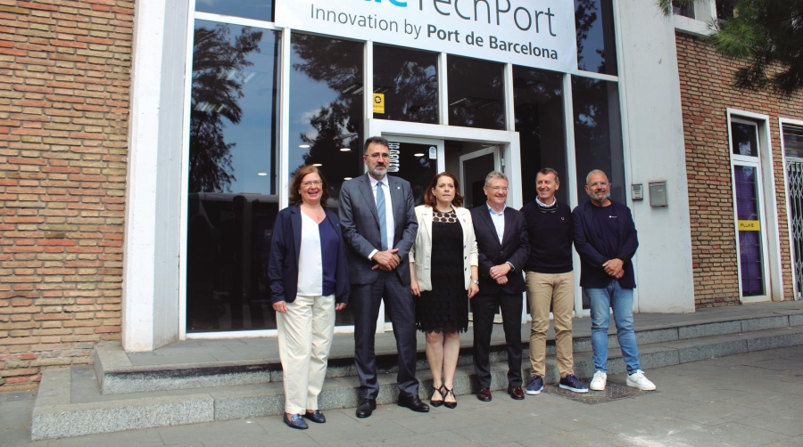 Lluís Salvadó, presidente de la AP de Barcelona, junto a responsables de Port de Barcelona y WTC Barcelona. Foto M.V.