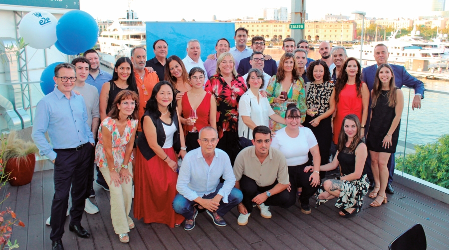 El equipo de e2e Logistics Solutions posó durante la celebración del 10º Aniversario. Foto J.C.S.