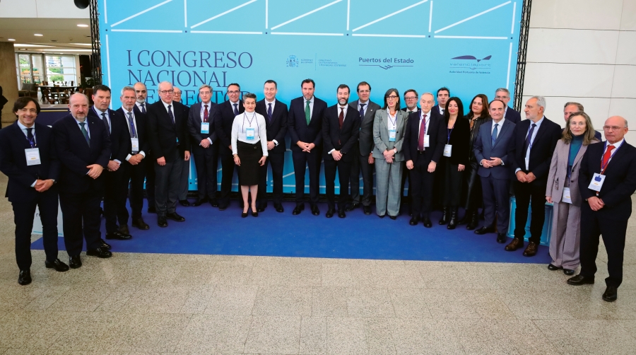 Transportes acelera su apuesta por convertir los puertos en plataformas de la eólica marina