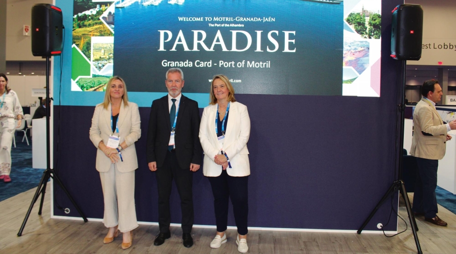 María Francisca Carazo, alcaldesa de Granada; José García Fuentes, presidente de la Autoridad Portuaria de Motril; y Luísa García, alcaldesa de Motril. Foto M.V.