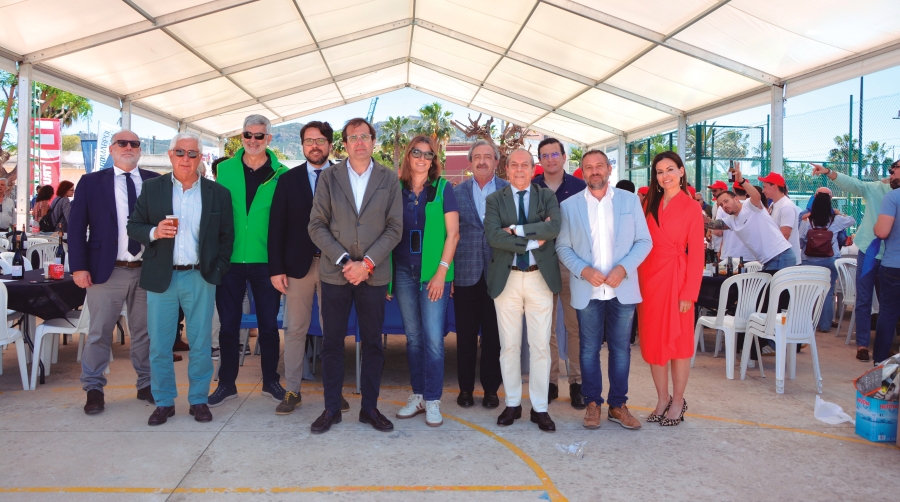 Sergio Rodríguez, jefe de Salvamento Marítimo de Cartagena; Óscar Villar, capitán Marítimo de Cartagena; Paco Prado, director general de Grupo Diario; Pedro Pablo Hernández, presidente de la Autoridad Portuaria de Cartagena; Álvaro Valdés, concejal de Área de Gobierno de Empleo, Formación y Contratación; Eva Monrós, dirección Comercial de Grupo Diario; Andrés Ayala, vicepresidente de la Cámara de Comercio de Cartagena; José María Fernández Uñaz; presidente de la Asociación de Empresarios de Actividades Marítimas de Cartagena; José María Gómez, director de la Autoridad Portuaria de Cartagena, José Antonio Verdú, director de Movilidad y Transportes y Gema García. Foto J.C.P.