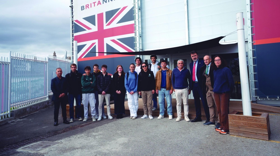 La comunidad educativa del Port Vell visita las bases de los equipos de la Copa América