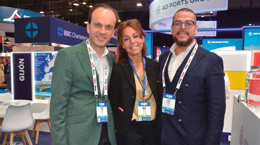 Gonzalo Ravello, Teresa García-Ibarra y Wesam Debb. Foto J.C.P.