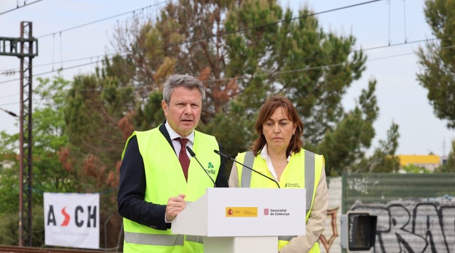 El secretario de Estado de Transportes y Movilidad Sostenible, José Antonio Santano, junto a la Consellera de Territorio de la Generalitat de Catalunya, Sílvia Paneque. Foto: J. M.