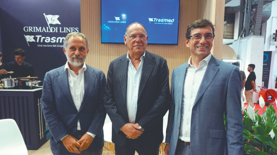 Mario Massarotti, CEO de Grimaldi Logística España; Ettore Morace, CEO de Trasmed y Miguel Prado, director de Relaciones Institucionales de Grupo Grimaldi. Foto FV.