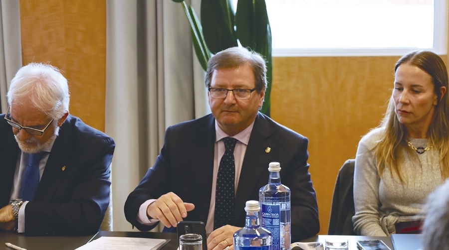 Antonio Llobet, presidente del Consejo General de Agentes de Aduanas, durante la celebración del pleno. Foto: J. M.