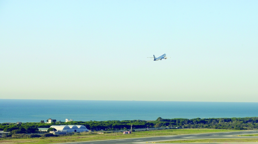 El dictamen también hace una serie de recomendaciones sobre cómo consideran que debería ser el aeropuerto del futuro para mejorar el posicionamiento global de Barcelona.