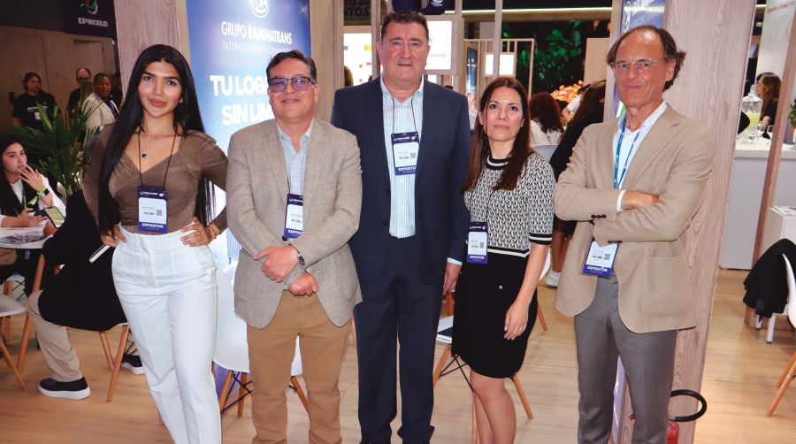 Melany Neira, Hugo Carrillo, Lorenzo Casabona, Mónica Milla y Santiago Fernández. Foto J.P.