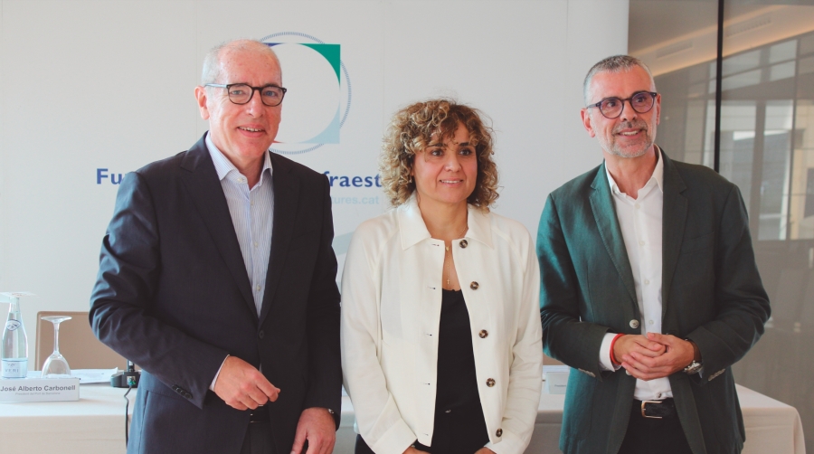 José Alberto Carbonell, presidente de Port de Barcelona; Dolors Montserrat, eurodiputada del PP; y Santi Vila, presidente del Cercle d’Infraestructures. Foto M.V.