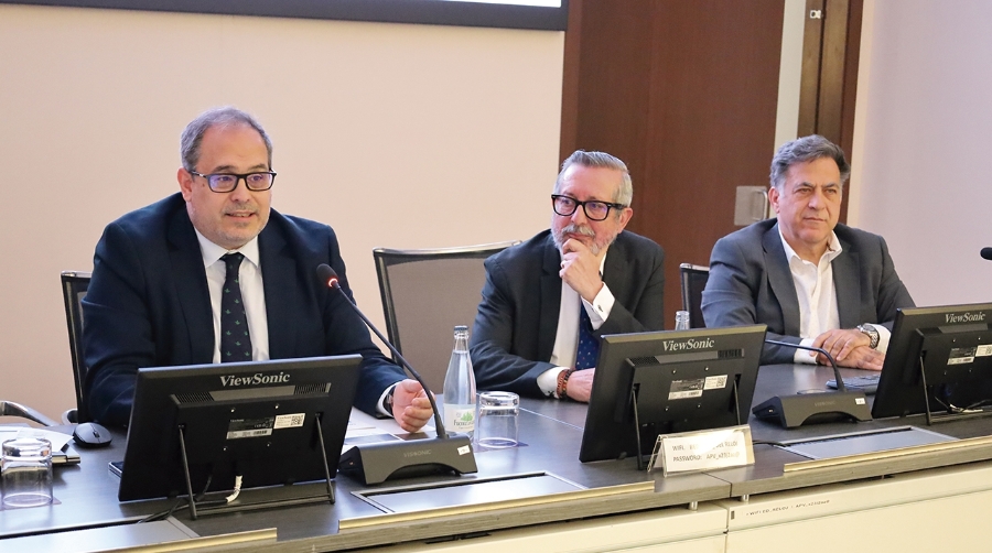 José Antonio Sebastián, comisionado del Gobierno para el Corredor Atlántico; Martín Navarro y Francisco Javier García, adjuntos al Comisionado del Gobierno para el Corredor Mediterráneo. Foto R. T.