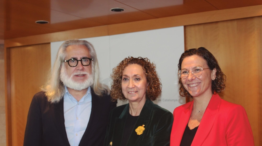 Joan Jaume, secretario general de Territori, Ester Capella, consellera de Territori i Sostenibilitat de la Generalitat de Catalunya; y Anabel Moreno, directora general de Ports de la Generalitat. Foto M.V.