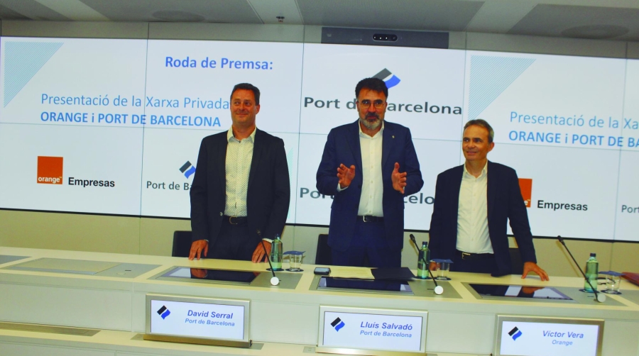 David Serral, director de sistemas de información del Port de Barcelona; Lluís Salvadó, presidente de la AP de Barcelona y Víctor Vera, director de empresas de MASORANGE en Cataluña, en el acto de presentación de los servicios 5G de Orange en el Puerto de Barcelona. Foto C.C.