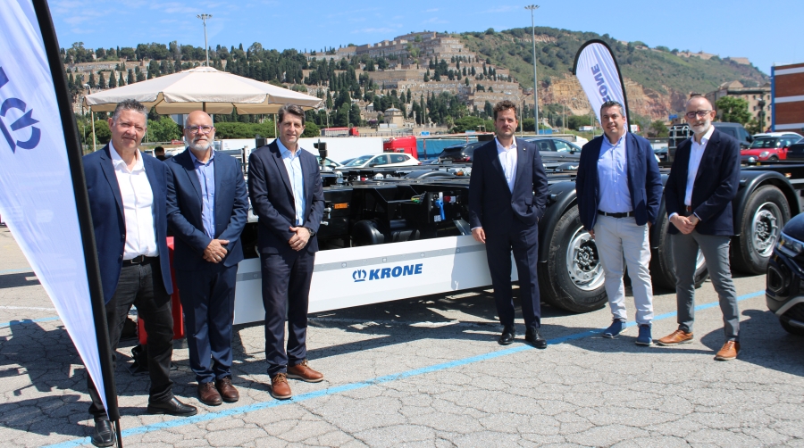 Krone España presenta su nueva gama de portacontenedores en el Puerto de Barcelona