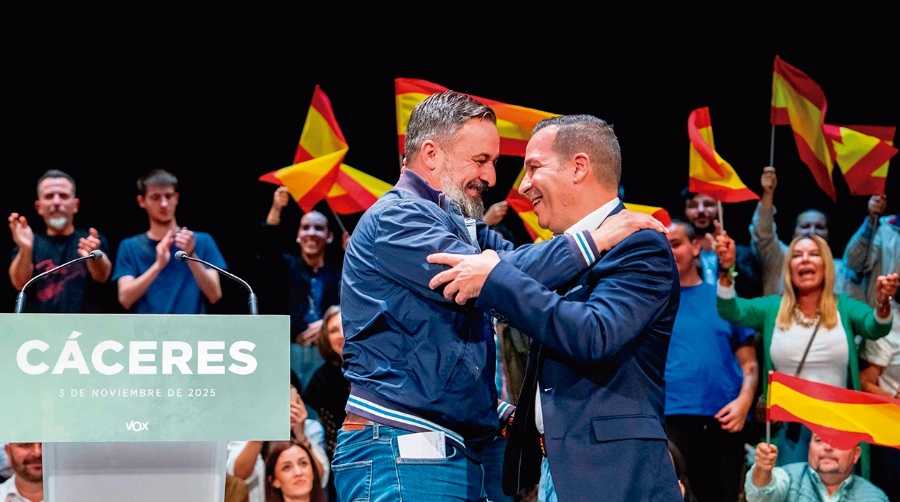 Santiago Abascal, presidente de VOXy Óscar Fernández, candidato a la Junta.