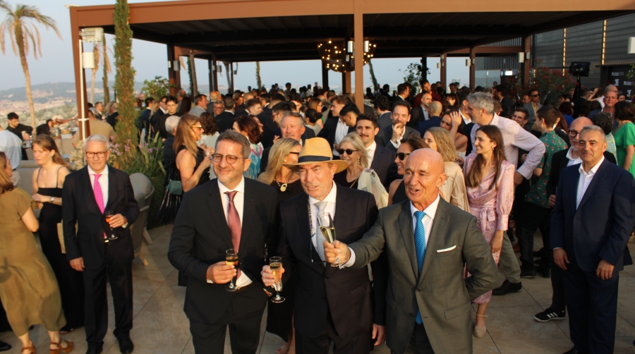 Francisco Fuentes, COO; Mario Flores, cofundador; y Xavi Casas, CEO y cofundador de Cargo Flores. Foto M.V.