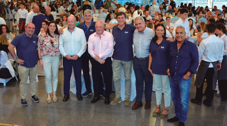 De izquierda a derecha, Fernando Vitoria (Grupo Diario); Sonia García (Asetrabi); Ricardo Barkala (AP Bilbao); Paco Prado (Grupo Diario); Carlos Rodríguez (ACBE); Jaime Pinedo (Grupo Diario); Víctor Martín (ATEIA Bizkaia); Magda Tatay (Grupo Diario); y F. Jaber Bringas (UniportBilbao). Foto J.C.P.