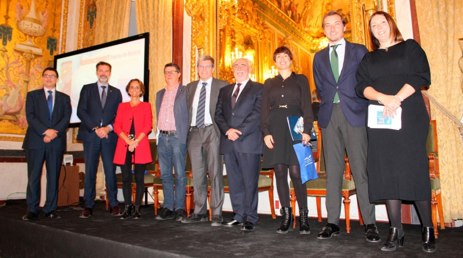 Desde la izquierda: Manuel García, jefe de inteligencia de Negocio de la APV; Ignacio Ballester, Deputy Country Manager de MSC España; Nuria Lacaci, secretaria general de ACE; Víctor Giner, jefe de Transformación Digital de la APV; Aurelio Martínez, presidente de la APV; Francesc Sánchez, director de la APV; Mª José González, Country Manager de Raminatrans; Pedro Catalán, director gerente de CSP Logitren; y Cristina Rodríguez, jefa de Comercial y Clientes de la APV.