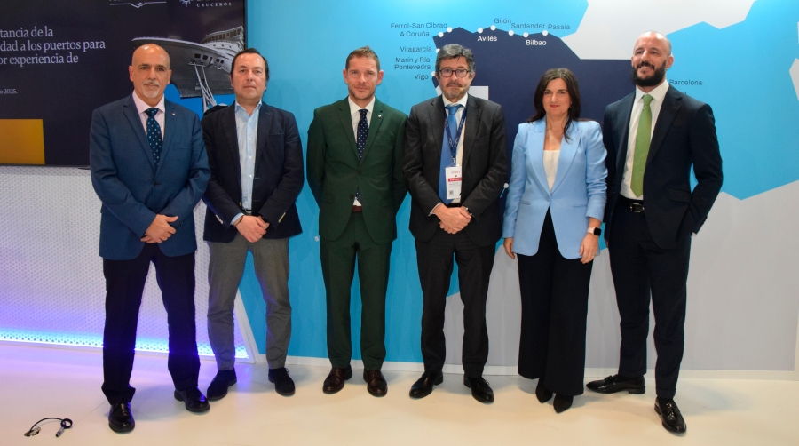Félix Martín, gerente de Intermodalidad de Renfe; José Luis Román, director de Movilidad Interurbana de Avanza; Fernando Pacheco, director general de MSC Cruceros España; Álvaro Rodríguez Dapena, presidente de Puertos del Estado; Amparo Polo, moderadora y periodista de Expansión; y Guillermo Castrillo, director de Estrategia y Sostenibilidad de iryo.