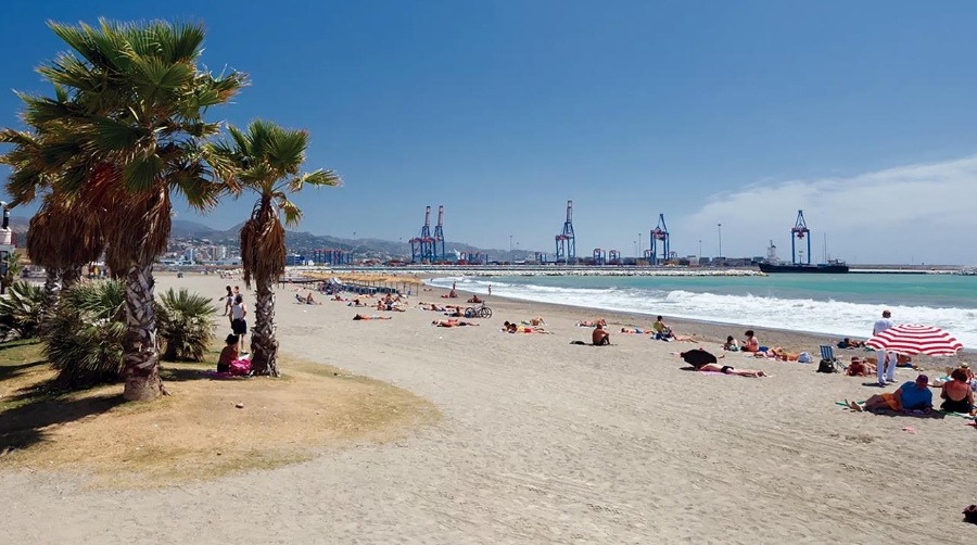 Esta nueva actuación supone el aporte de aproximadamente 40.000 m3 de arenas nativas a la playa.