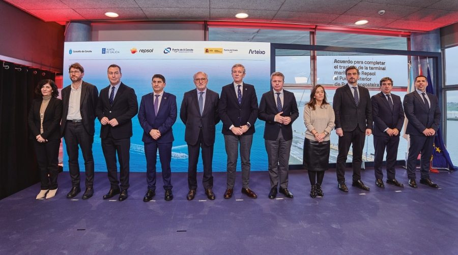 Se ha dado da luz verde a la finalización del traslado al Puerto Exterior de los últimos tráficos de Repsol, actualmente en el Puerto interior y con concesión hasta finales de 2027.