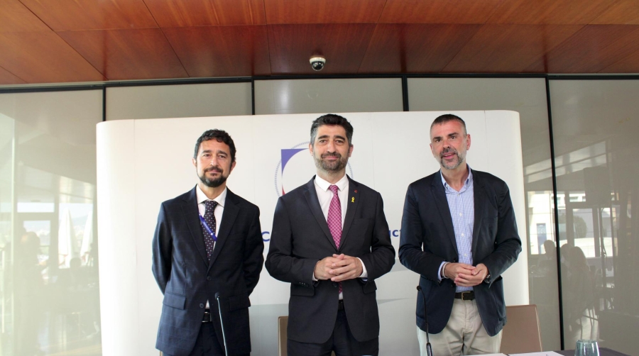 Damià Calvet, presidente del Port de Barcelona; Jordi Puigneró, vicepresiente de la Generalitat de Catalunya y conseller de Políticas Digitales y Territorio, y Santi Vila, presidente del Cercle d’Infraestructures. Foto A.Tejera.