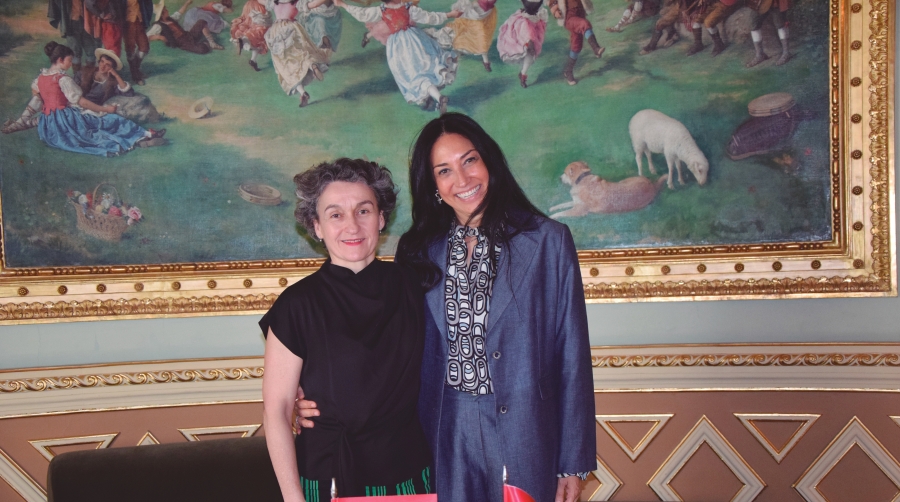 Mar Chao, presidenta de la AP de Valencia, y Nüket Küçükel, embajadora de Türkiye en España, Foto M.C.