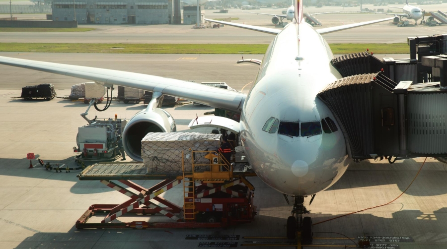 La carga aérea no despega y se queda a un 9,7% en julio de sus niveles prepandemia