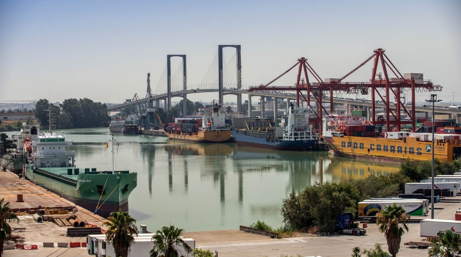 La Delimitación de Espacios y Usos Portuarios (DEUP) del Puerto de Sevilla ha sido aprobada por Orden Ministerial.
