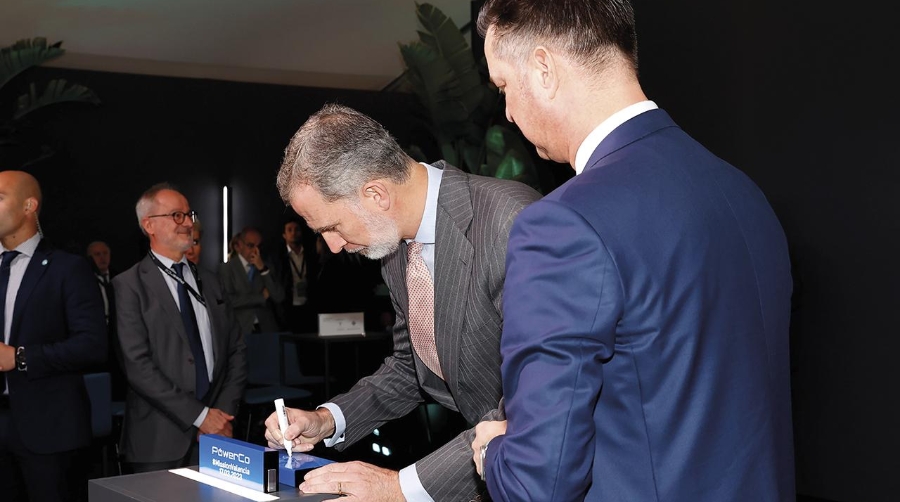 Volkswagen activa la cuenta atrás de su gigafactoría de Sagunto con la colocación de la primera piedra