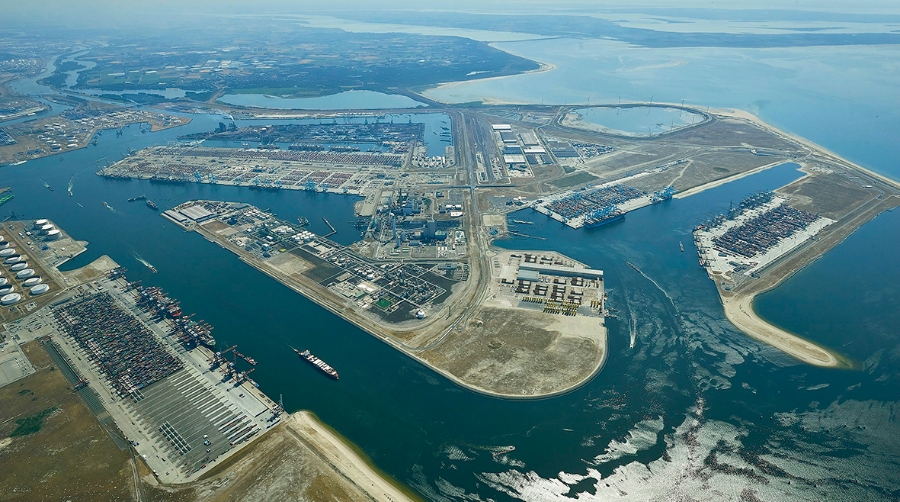 Rotterdam reina en el Norte y Pireo conquista el Mediterr&aacute;neo