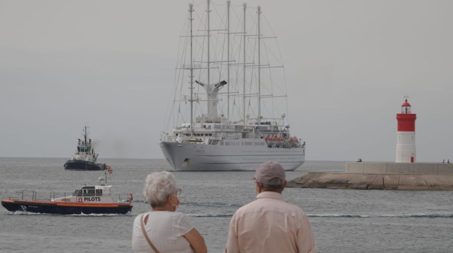 El crucero &ldquo;Wind Surf&rdquo; llega al Puerto de Cartagena, tras el par&oacute;n por la pandemia