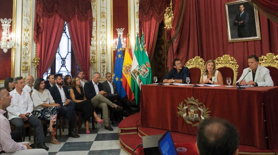 C&aacute;diz acoge la celebraci&oacute;n del 170 aniversario de la naviera Fred Olsen en el puerto como una oportunidad para el destino