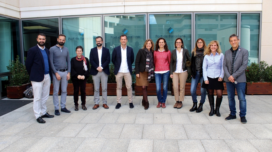 Ponentes participantes en la jornada sobre la calidad de las aguas y el saneamiento en el Puerto de Barcelona celebrada el viernes. Foto A.Tejera.