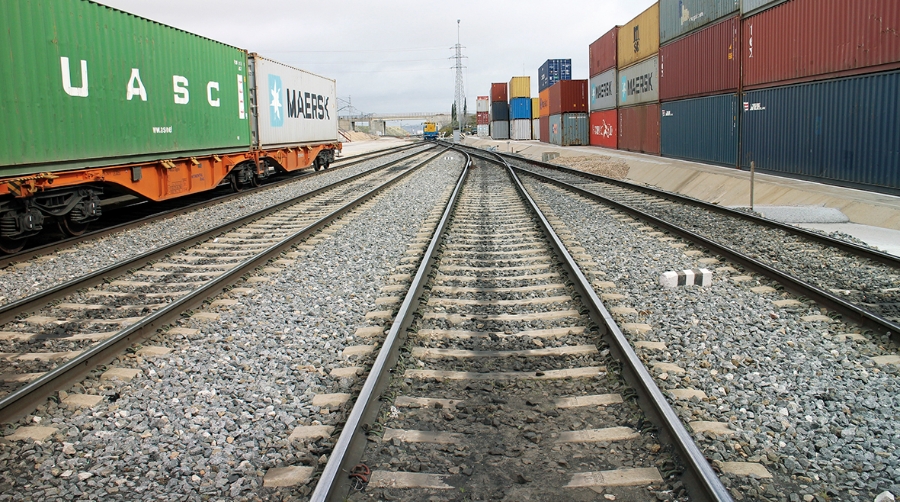 El desplome del tr&aacute;fico intermodal constata el retroceso de la importaci&oacute;n en los puertos