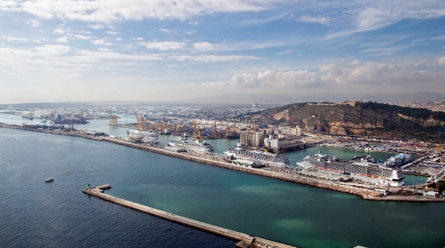 El Consejo de Ministros ha autorizado la licitación de un contrato de 12,6 millones de euros para dotar a la futura Catalonia Cruise Terminal G del puerto de Barcelona con conexión eléctrica a tierra (OPS).