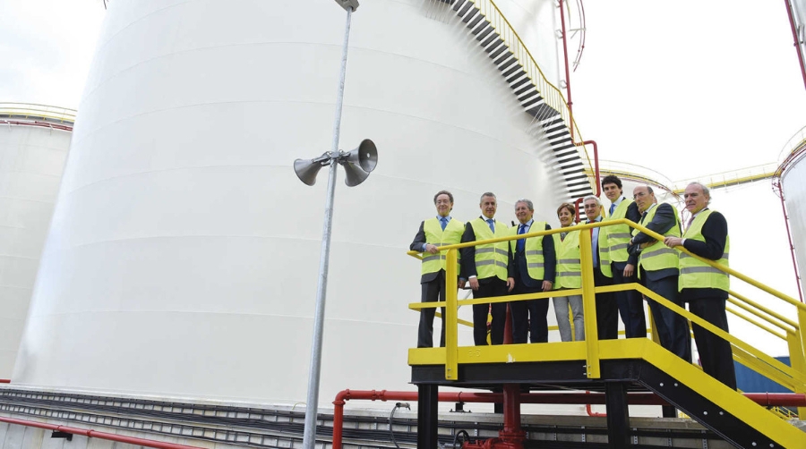 CLH completa su oferta log&iacute;stica en Bilbao con el transporte mar&iacute;timo de combustibles
