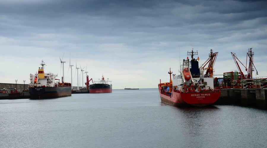 El tr&aacute;fico del Puerto de Bilbao creci&oacute; un 7% hasta agosto liderado por los l&iacute;quidos