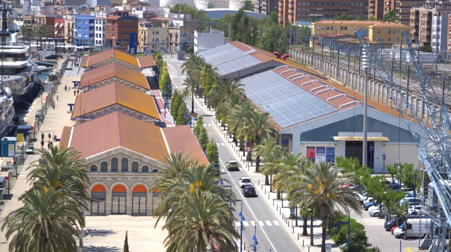 En total, se instalarán 708 módulos fotovoltaicos: habrá 165 en los Tinglados 1 y 4, y 189 en los Tinglados 2 y 3.