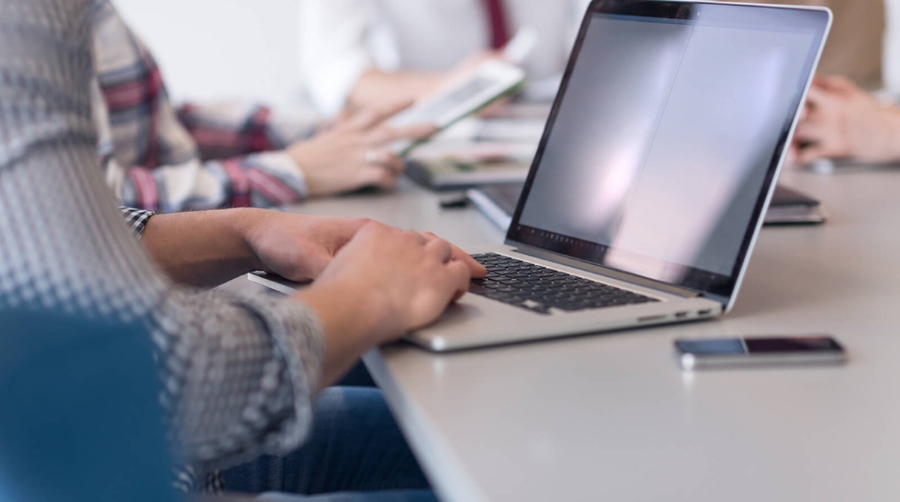 Sobre la ola del canal online