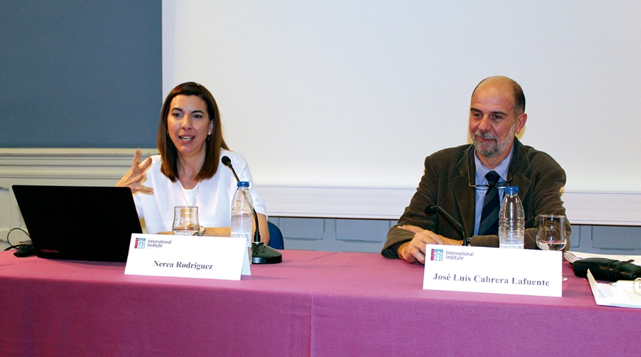 Nerea Rodr&iacute;guez, subdirectora general de Gesti&oacute;n Aduanera Dpto Aduanas e IIEE; y Jos&eacute; Luis Cabrera, Responsable de Normativa y Comercio Exterior de TARIC. Foto I.Pe&ntilde;a.