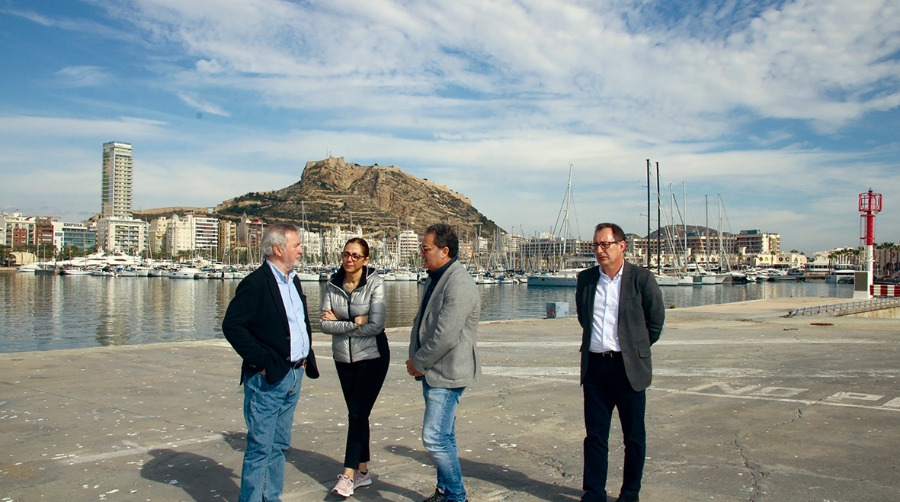 El Grupo Municipal Socialista visita el Puerto de Alicante para conocer los controles medioambientales existentes y sus proyectos