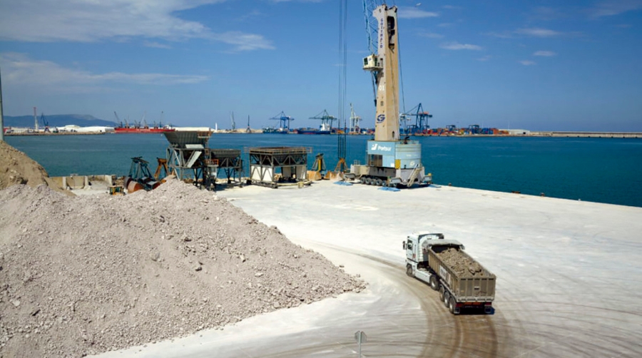 El tr&aacute;fico en el Puerto de Castell&oacute;n crece un 11% hasta septiembre