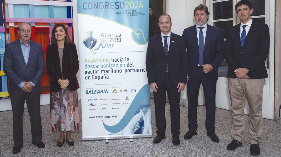 De izquierda a derecha: Antonio Couceiro, presidente del Instituto Tecnológico de Galicia (ITG); Ángeles Vázquez, Conselleira de Medio Ambiente y Cambio Climático de la Xunta de Galicia; Javier Cervera, presidente de la Alianza Net-Zero MAR; Carlos Calvo, director general de ITG y Manuel Arana, director de Planificación y Desarrollo de Puertos del Estado.
