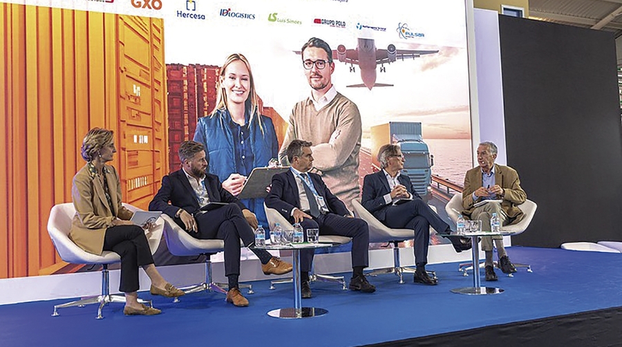 El debate contó con la participación de destacados expertos en cada uno de los modos de transporte.