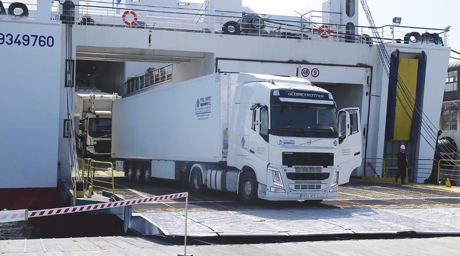 Tras unos comienzos difíciles, el transporte por carretera entre ambos países comenzó a estabilizarse.